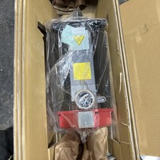 New Fanuc Servo Motor. A06B-0166-B076 7075.     Carrier Service Available
