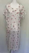 Lati Fashion Nightgown Women  s XXL, White w/ Red  Pink Flowers