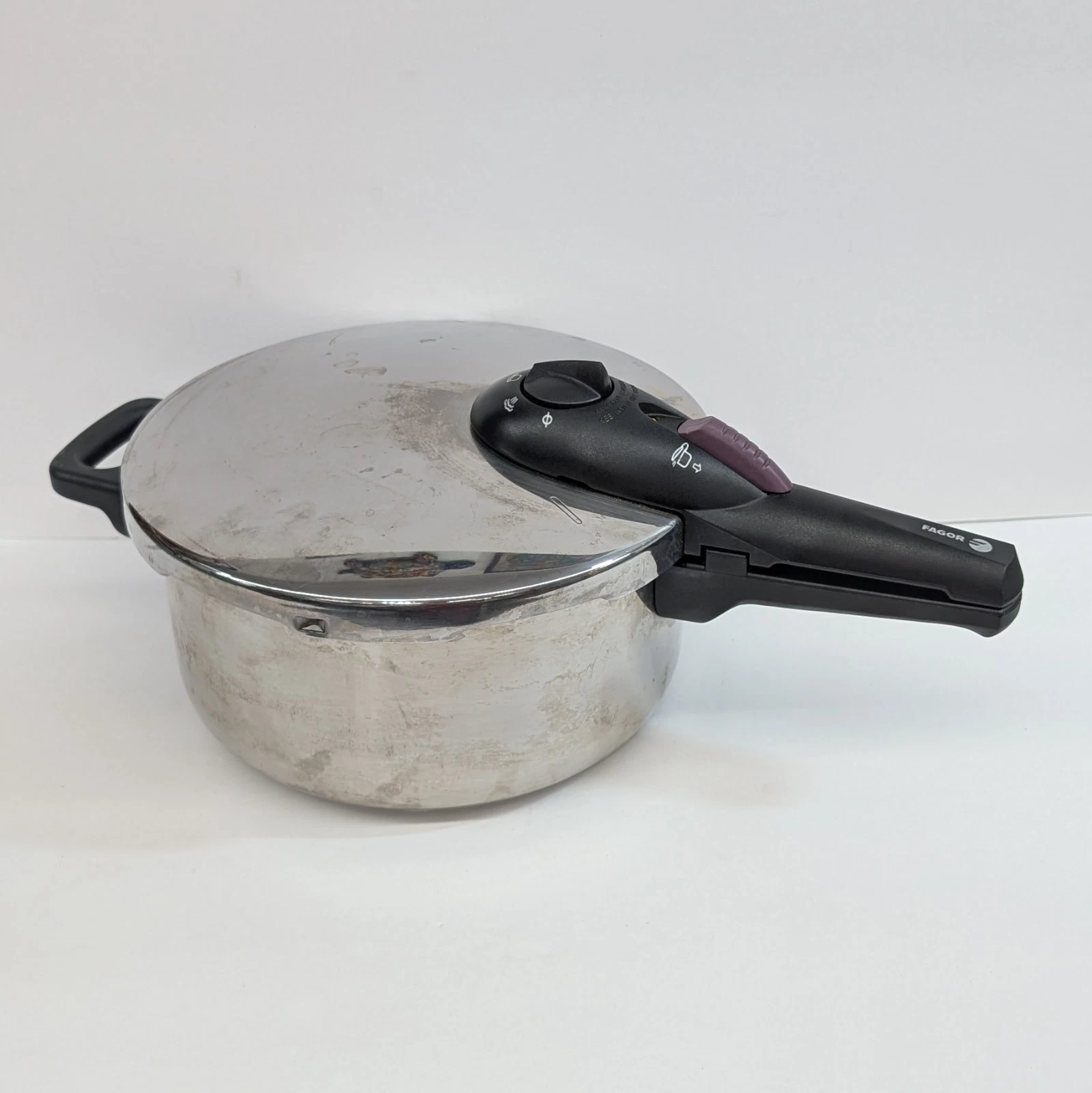 Fagor Rapida 4L Stainless Steel Pressure Cooker Pot Preowned with Rubber Gasket
Opens in a new windo