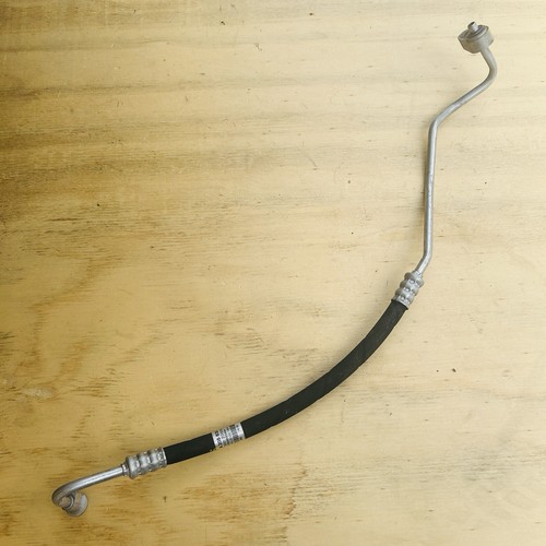 Genuine Mercedes OEM C200 M264 AC Air conditioning line hose pipe A2058305702 - Picture 2 of 3