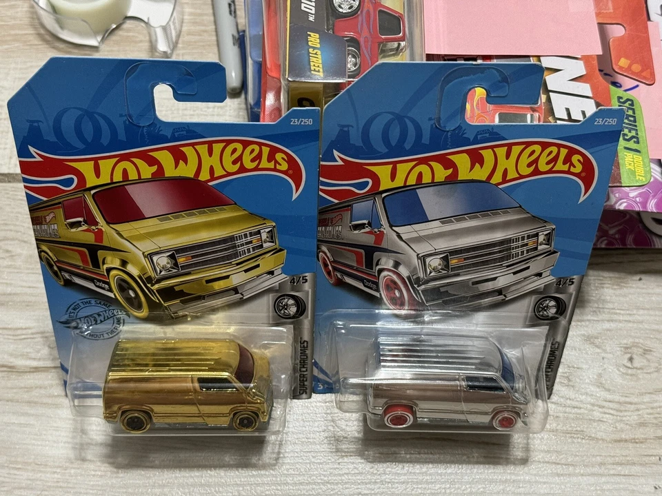 HOTWHEELS CUSTOM 77 DODGE VAN GOLD & SILVER, NO SIDE TAMPO ERROR NEW VERY NICE! - Image 2 of 4