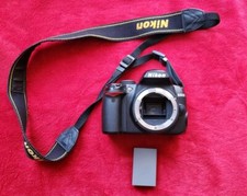 Nikon D3000 10.2 MP Digital SLR Camera - Black - Body  Battery Only  WORKING