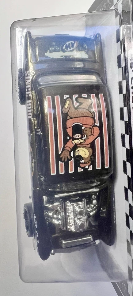 Hot Wheels Custom Made A&W Rootbeer 55’ Bel Air Gasser en neumáticos RR Foto 2 de 4