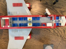 LEGO CITY: Airport (3182) 99% Complete; All minifigs