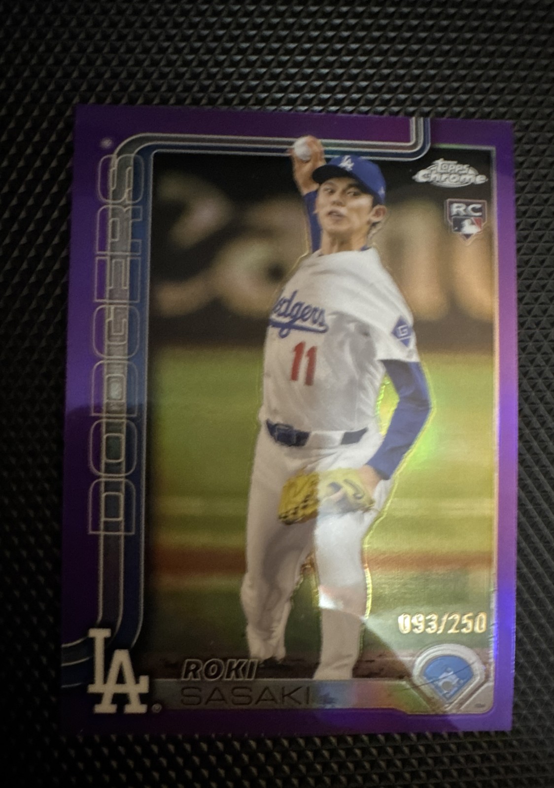 2025 Topps Chrome - Roki Sasaki #217 Purple Refractor /250 (RC)