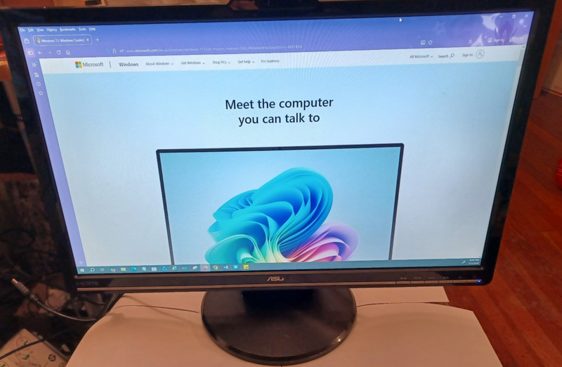 Asus VK248H-CSM 24" Full HD LED LCD Monitor, 16:9 Glossy Piano Black, Camera, Sp