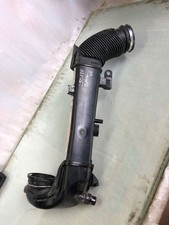 BMW X2 U10 2024 Diesel/Elektro 112kW Schlauch Leitung Ladeluftkühler 23557610