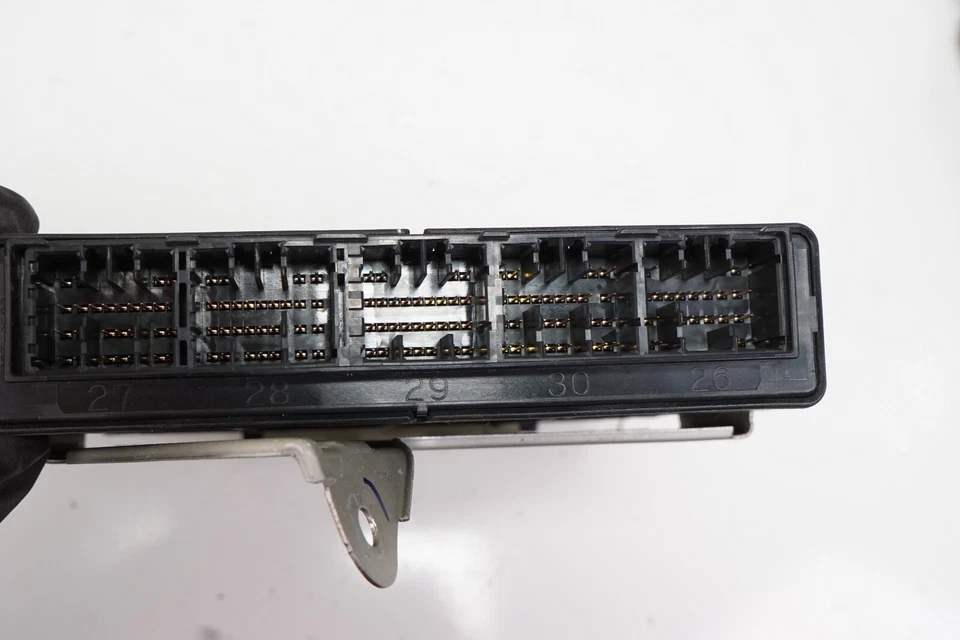 Módulo de control del motor MITSUBISHI OUTLANDER ECM PCM 2,4 L M/T OEM 2005 Foto 3 de 3