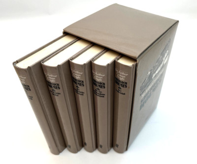 Sherlock Holmes Box, 5 Bände Geb. Der bleiche Soldat u. a.  Sehr Guter Zustand 