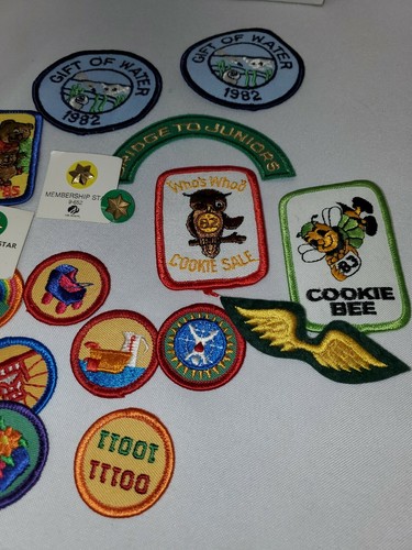 Lot of 15 Girl Scout Patches Badges 80s cookie sale, star and more - Picture 3 of 6