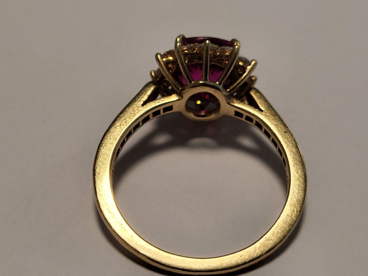 Tiffany & Co GIA Cert 18kt Yellow Gold 2.25 CT Ruby And