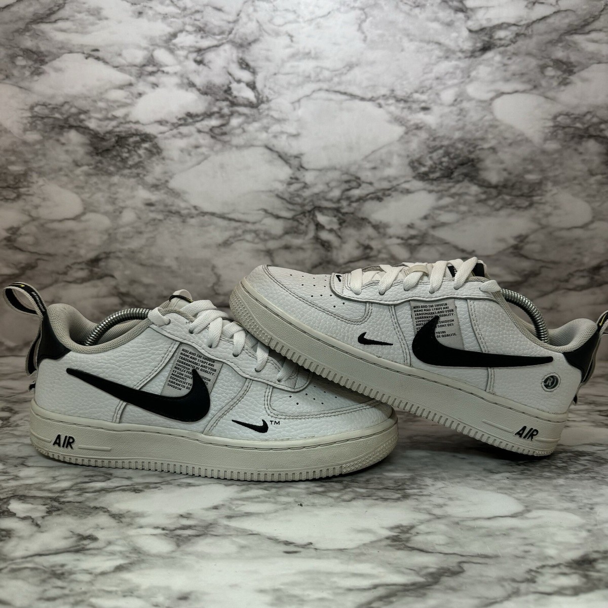 NIKE ホワイトレーベル　スタジャン Nike Air Force 1 '07 LV8 Low NY vs NY White Black Mens Sz 13