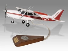Cessna 172R Skyhawk Traslados S.A Desk Wood Airplane New Model Large Scale 1/24