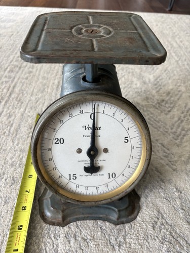 Antique Vogue Family Scale 25 lb. Kitchen Scale, Landers, Frary, & Clark! Clean!