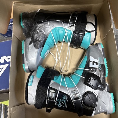 23.5 Full Tilt Soul Sister Ski Boots