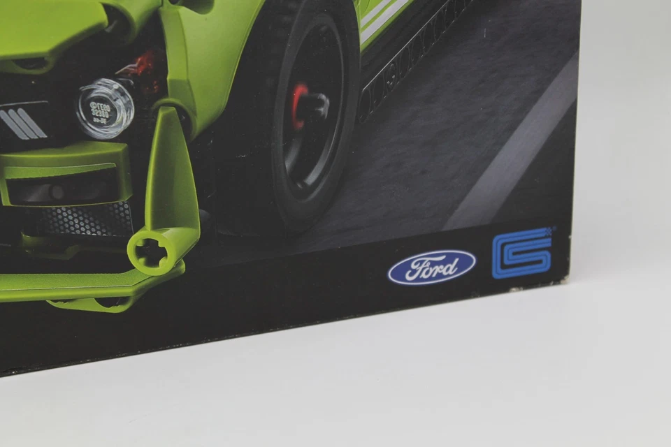 LEGO Technic 42138 Ford Mustang Shelby GT500, photo 3 sur 5