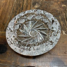 Leaded Crystal Glass Heavy Cigar Ashtray Art Deco Diamond Cut Pinwheel Design