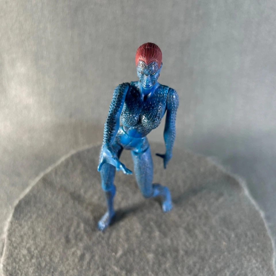 Marvel Comics X Men Movie Mystique Action Figure 2000 ToyBiz - Image 3 of 4