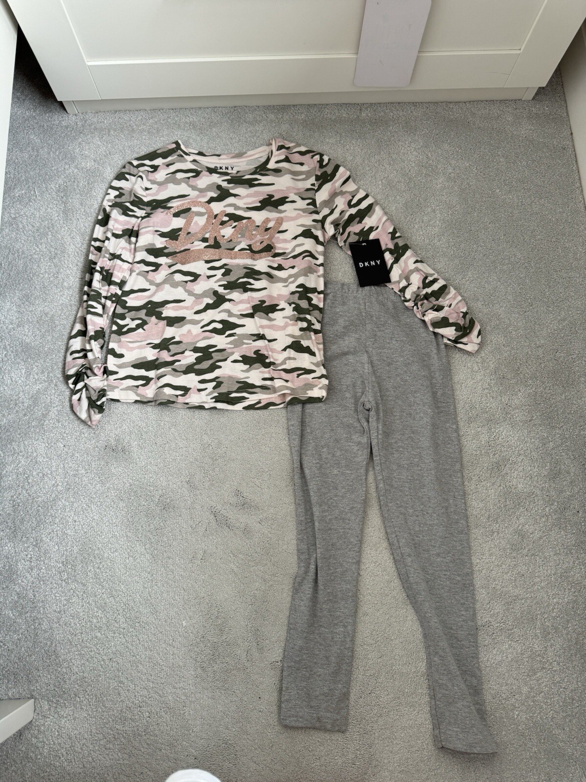 TK Maxx DKNY Girls Trendy Tshirt & Leggings Set Age 5 6 Years