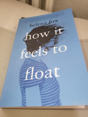 How it feels to float | Helena Fox | 2024 | deutsch