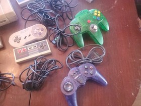 Vtg Nintendo Entertainment System Console Lot w/ 11 Games, 9 Controllers UNTEST