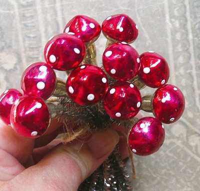 Cody Foster 12 Tiny Mercury Glass Mushrooms Tinsel Stems Ornaments New