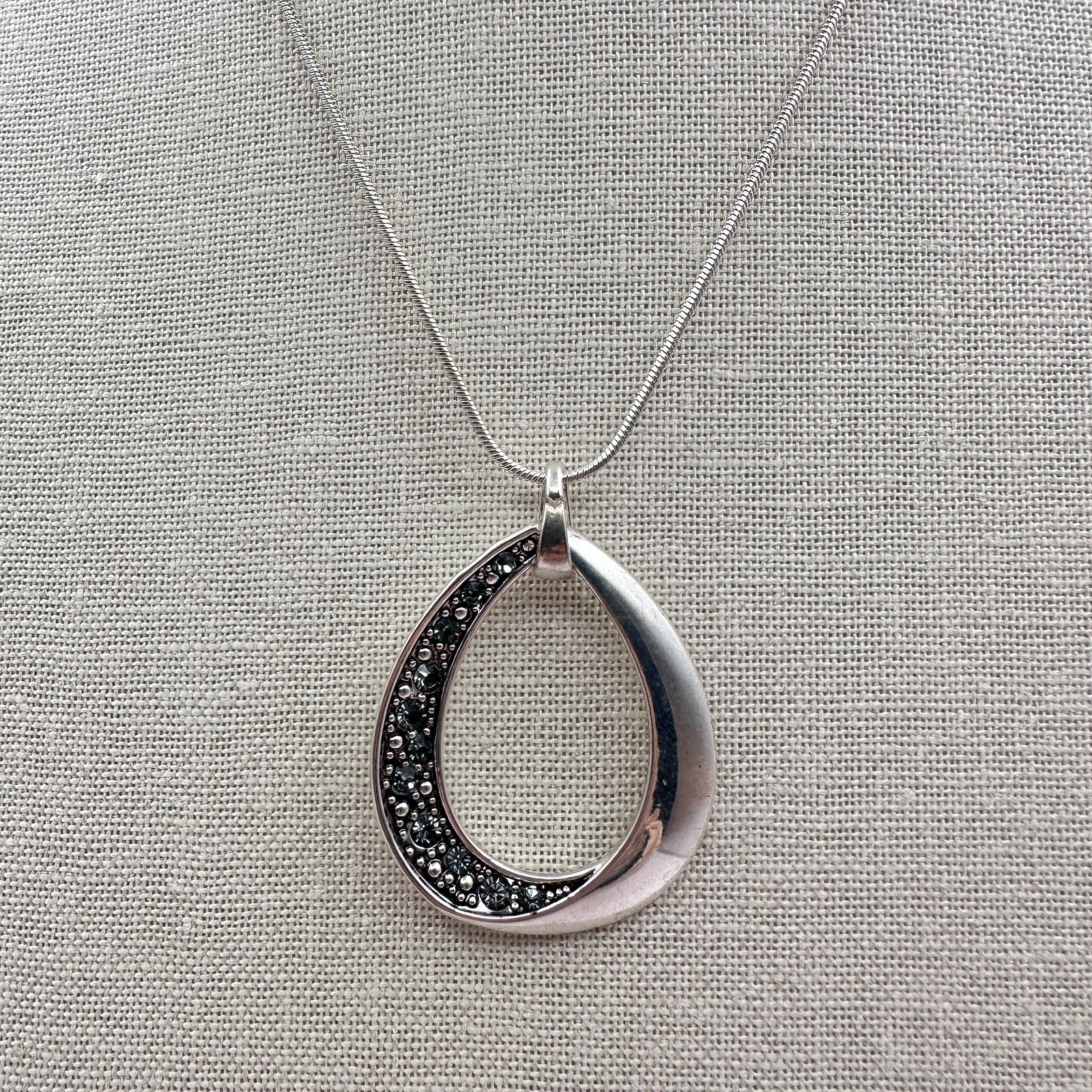 Vintage 90s Black Crystal Teardrop Open Pendant Necklace Silver Tone Jewelry