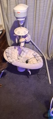 Fisher Price infant baby swing/rocker, plugs in and comes with