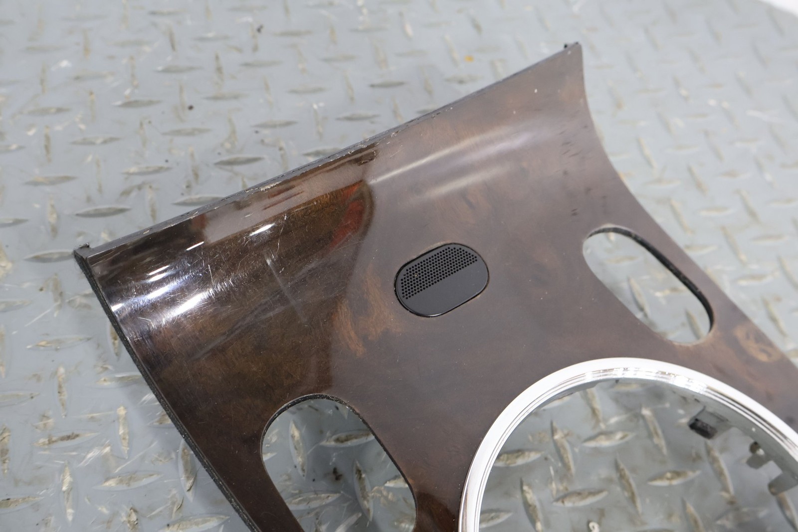 06-12 Bentley Flying SPur Bare Front Upper Console Trim Panel (Woodgrain) Notes