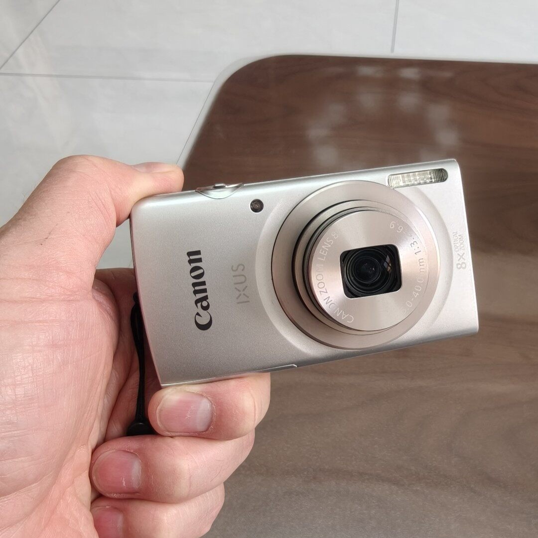 Canon IXUS 185/ ELPH 185 Digital Camera 20MP 8x Optical Zoom Auto