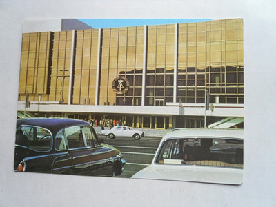 AK Berlin Palast der Republik Auto Tatra 603 Wolga 1976 DDR Emblem Neubauten