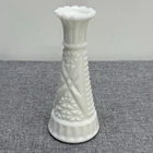 VINTAGE ANCHOR HOCKING MILK GLASS BUD VASE STARS AND BARS 6" Tall