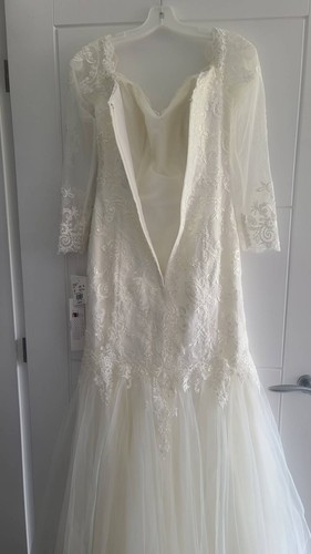 Off-shoulder Lace Mermaid/Trumpet Wedding Dress - Picture 8 of 17