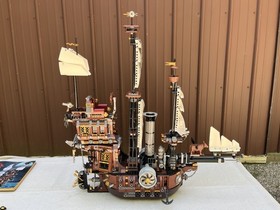 LEGO The LEGO Movie: MetalBeard's Sea Cow (70810)