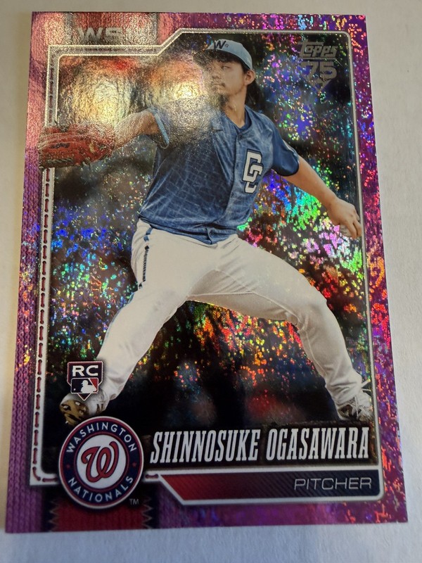 2026 Topps Series 1 Pink Holofoil Shinnosuke Ogasawara #32 (RC) Short Print Run