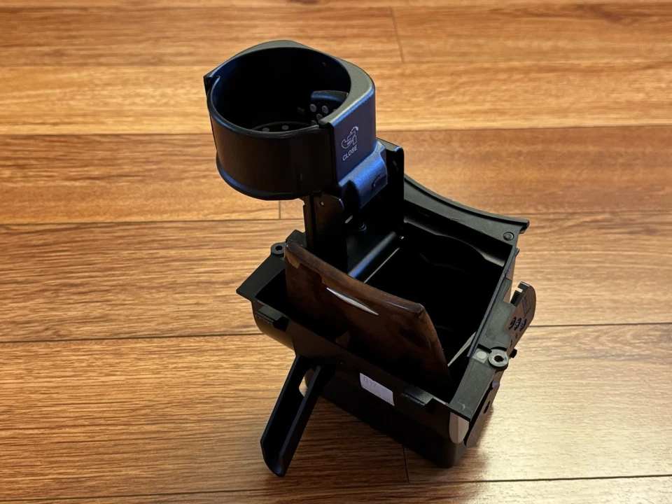 OEM 2003-2006 Mercedes-Benz E350 E500 E55 Centro Plegable Pop Out Portavasos Borde Foto 2 de 4