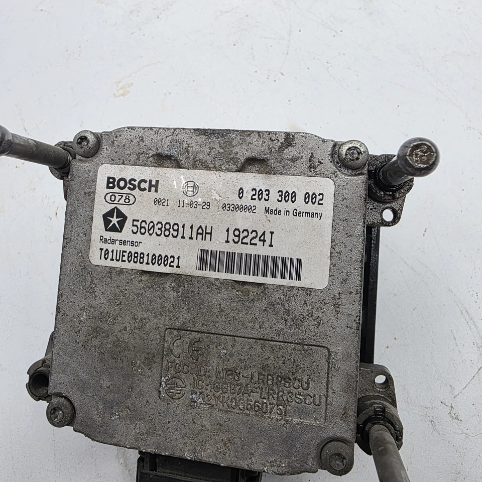 JEEP GRAND CHEROKEE DURANGO ADAPTIVE CRUISE CONTROL DISTANCE SENSOR MODULE OEM - Image 3 of 4