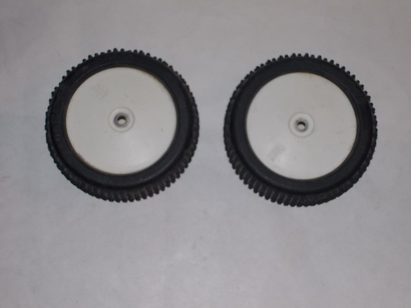 Vintage Losi IFMAR Stud Tires on Losi XX-4 (or XXX-4) front wheels
