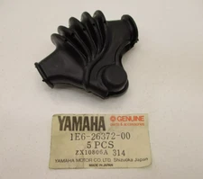 NOS OEM Yamaha XS XT WR SR TW TTR YZ Handle Lever Cover 1E6-26372-00