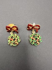Vintage Red Green Christmas Wreath Bow Enamel Dangle Earrings
