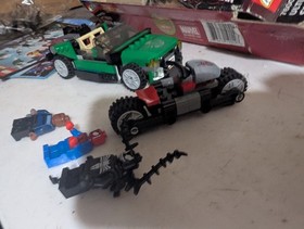 LEGO Marvel 76004 Spider-Man Spider-Cycle Chase Boxed Set w/ Minifigures