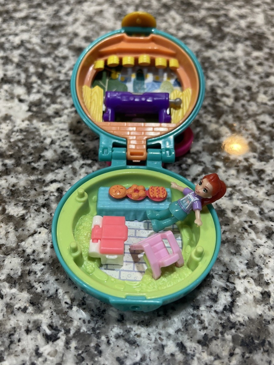 Polly Pocket Tiny Pocket Places Playset Camping Grilling GKJ42