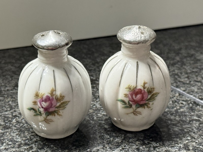Vintage Salt And Pepper Chalet Ceramic Vase Shape With Rose Painting Japan
