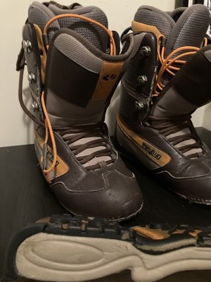 Thirty Two Prospect Men s Snowboard Boats Size 10 Needs Sole Re-glue: