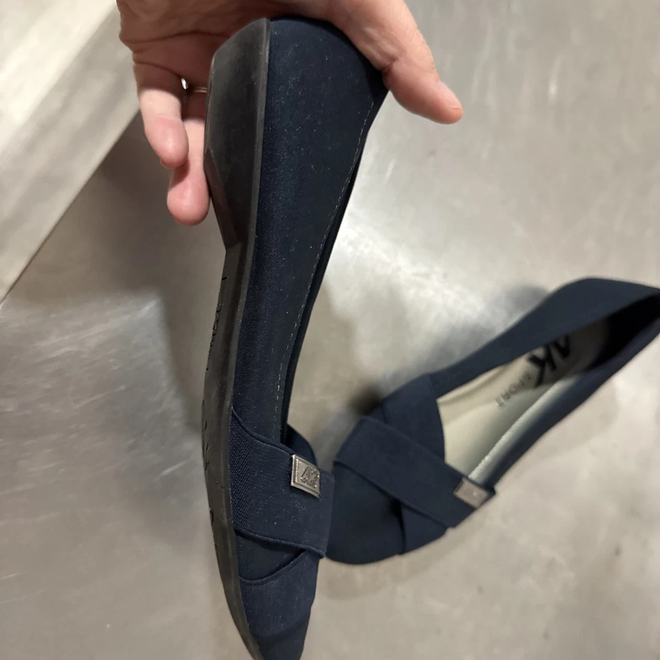 Zapatos deportivos para mujer Ann Klein talla 7/M azul marino sin cordones punta plana Foto 4 de 4
