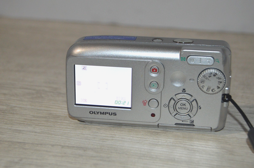 Olympus FE 120 6.0MP Silber Digitalkamera komplett getestet - Bild 10 von 12