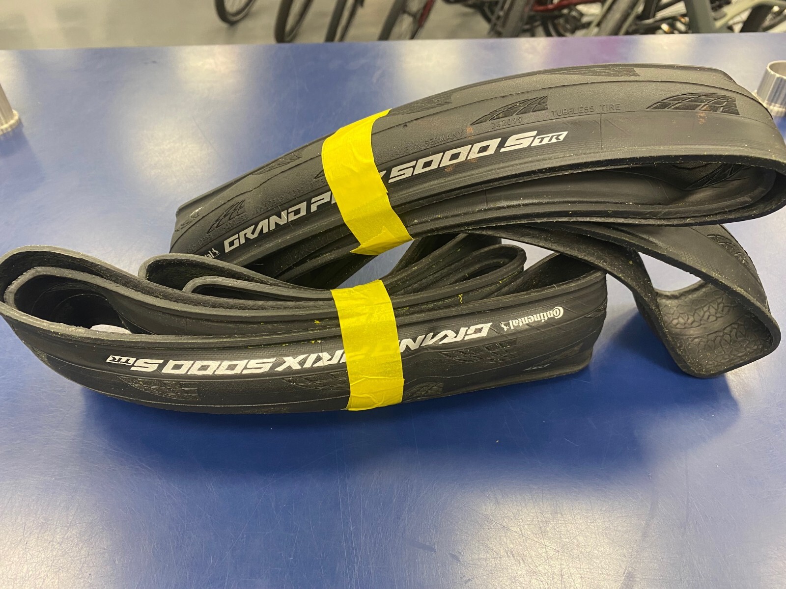 2 x Continental Grand Prix 5000S Tubeless Ready Folding Tyres 25C  Description