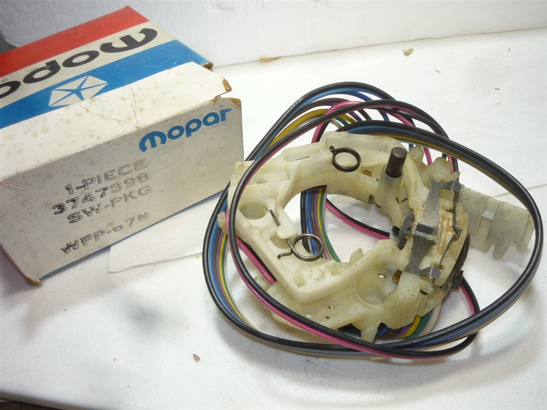 1978 : LeBaron; Cordoba Aspen Diplomat Volare turn signal switch