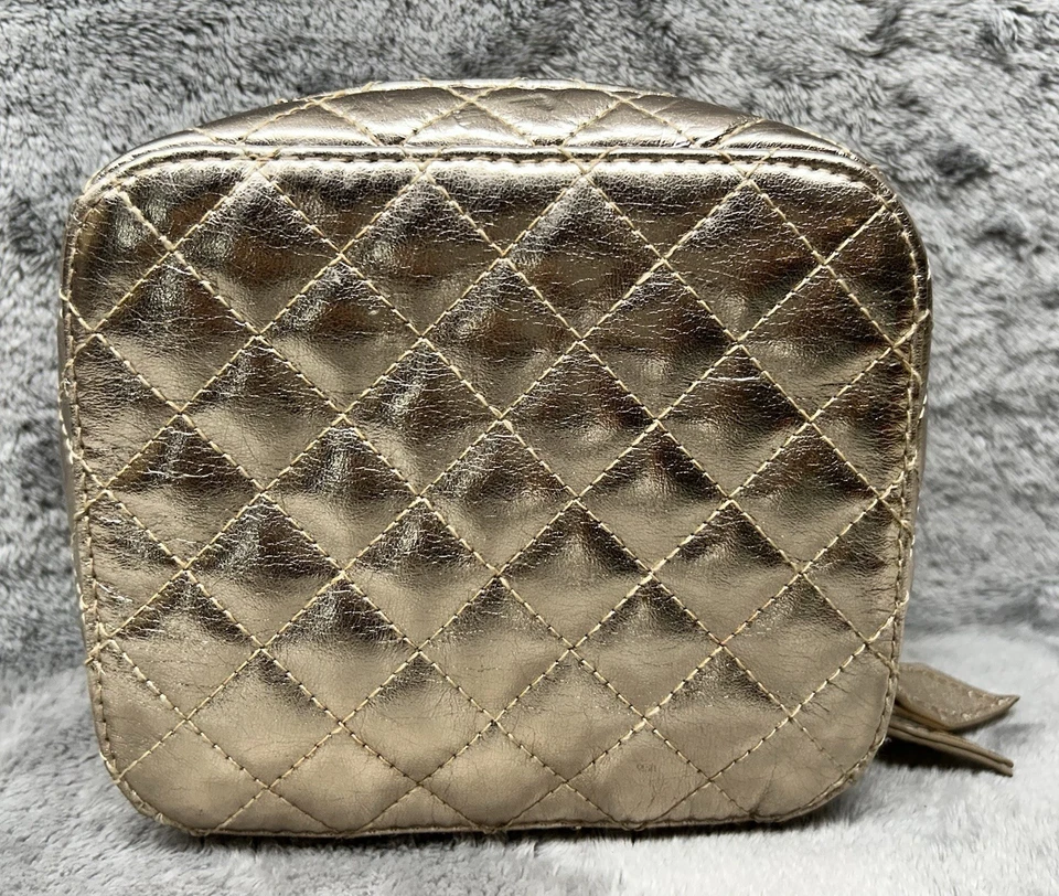 Estuche organizador de viaje Trish McEvoy dorado acolchado planificador de maquillaje Foto 2 de 4