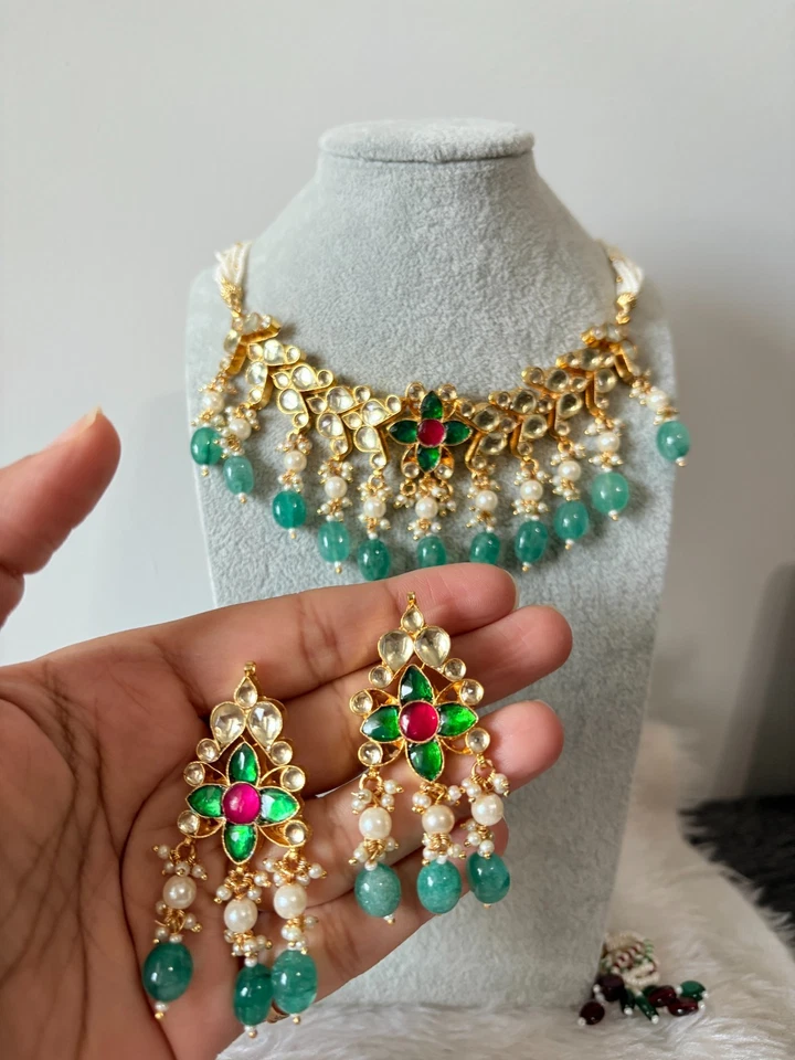Hermoso conjunto de joyas collar Jadau Kundan Moti tendencia de Bollywood indio Foto 2 de 2